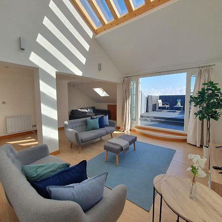 Weekly & Monthly Stays In Penthouse For Contractors Or Leisure Single Or Superking Beds Available バーケンヘッド エクステリア 写真