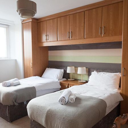 Weekly & Monthly Stays In Penthouse For Contractors Or Leisure Single Or Superking Beds Available バーケンヘッド エクステリア 写真