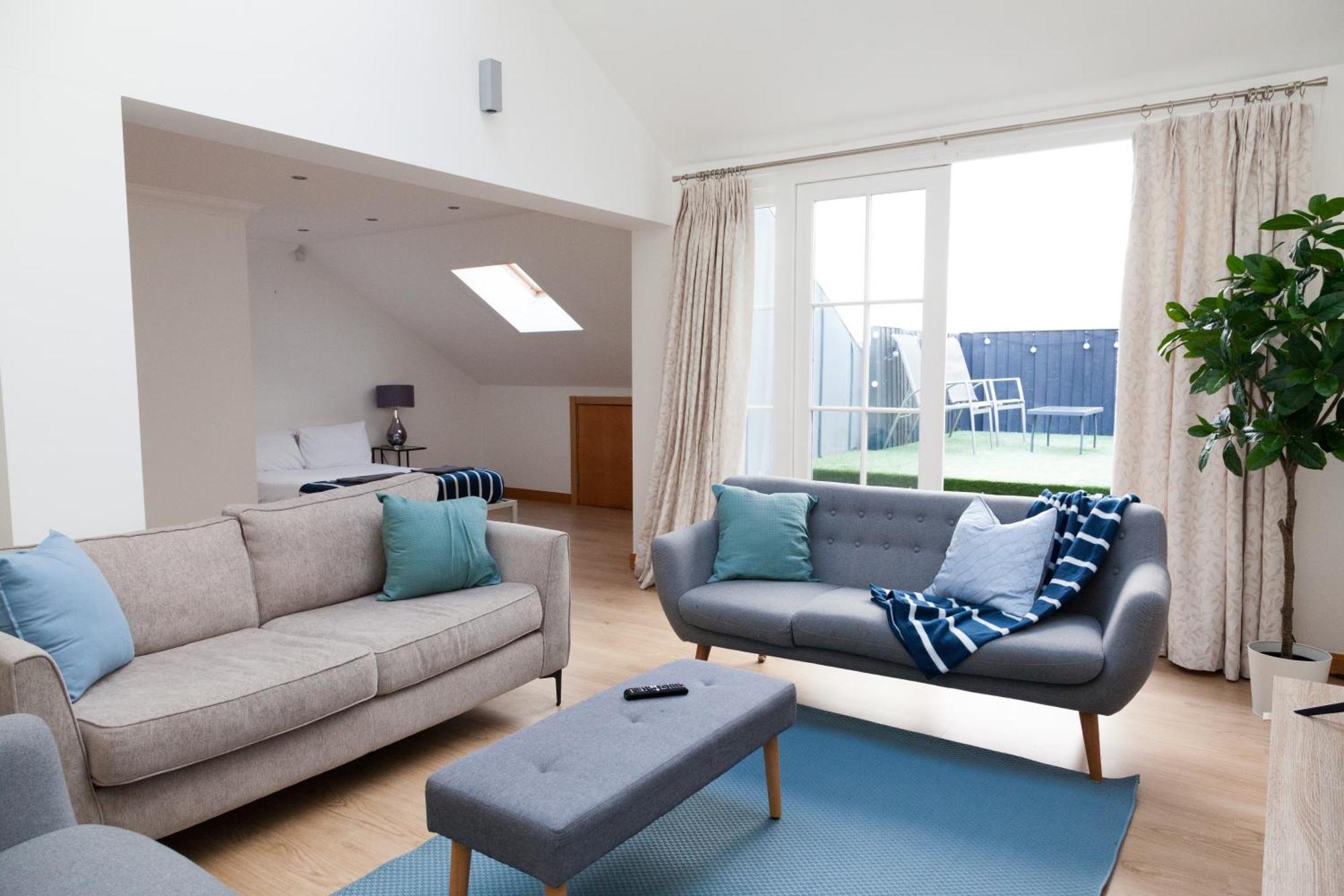 Weekly & Monthly Stays In Penthouse For Contractors Or Leisure Single Or Superking Beds Available バーケンヘッド エクステリア 写真