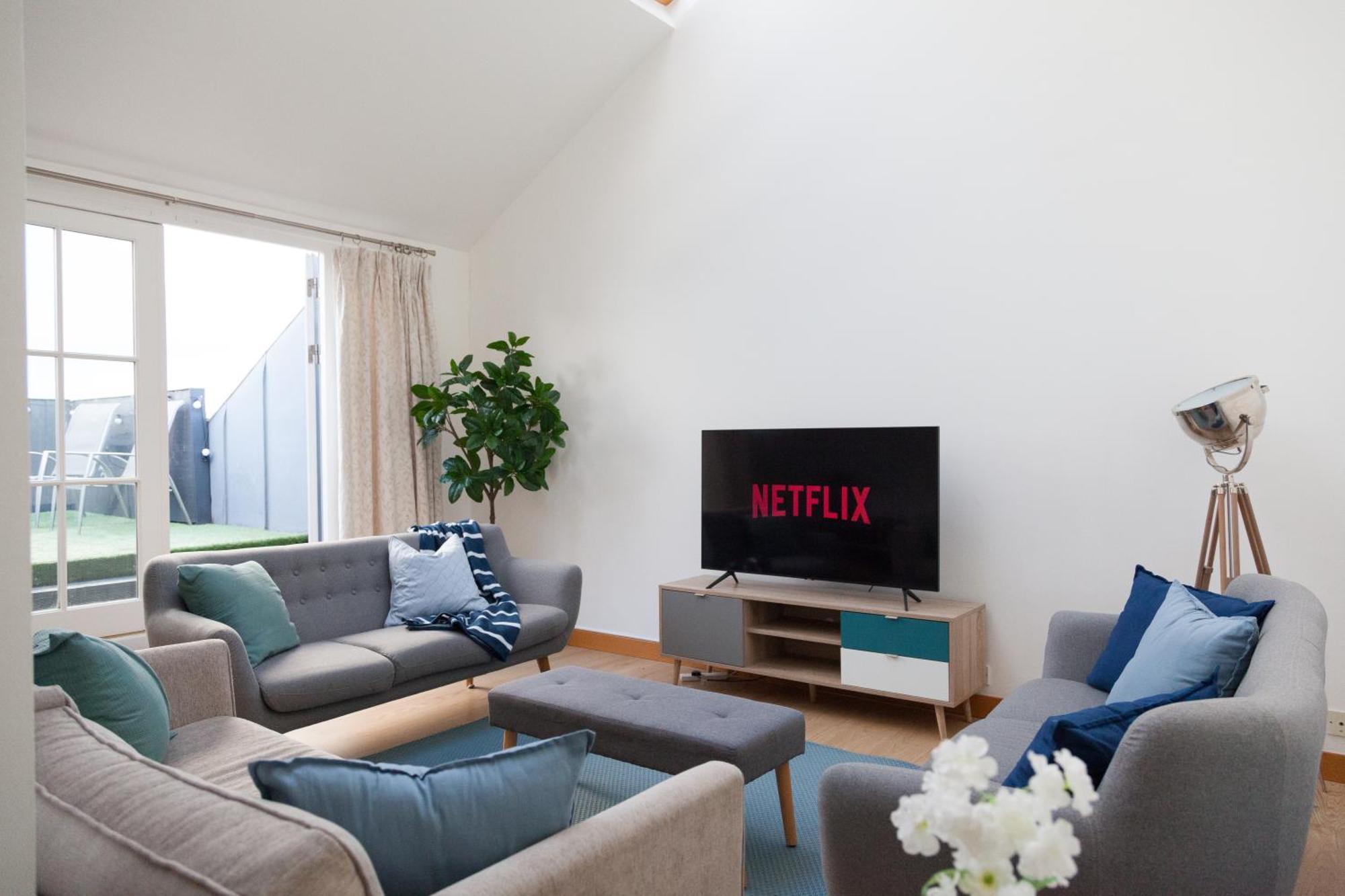Weekly & Monthly Stays In Penthouse For Contractors Or Leisure Single Or Superking Beds Available バーケンヘッド エクステリア 写真